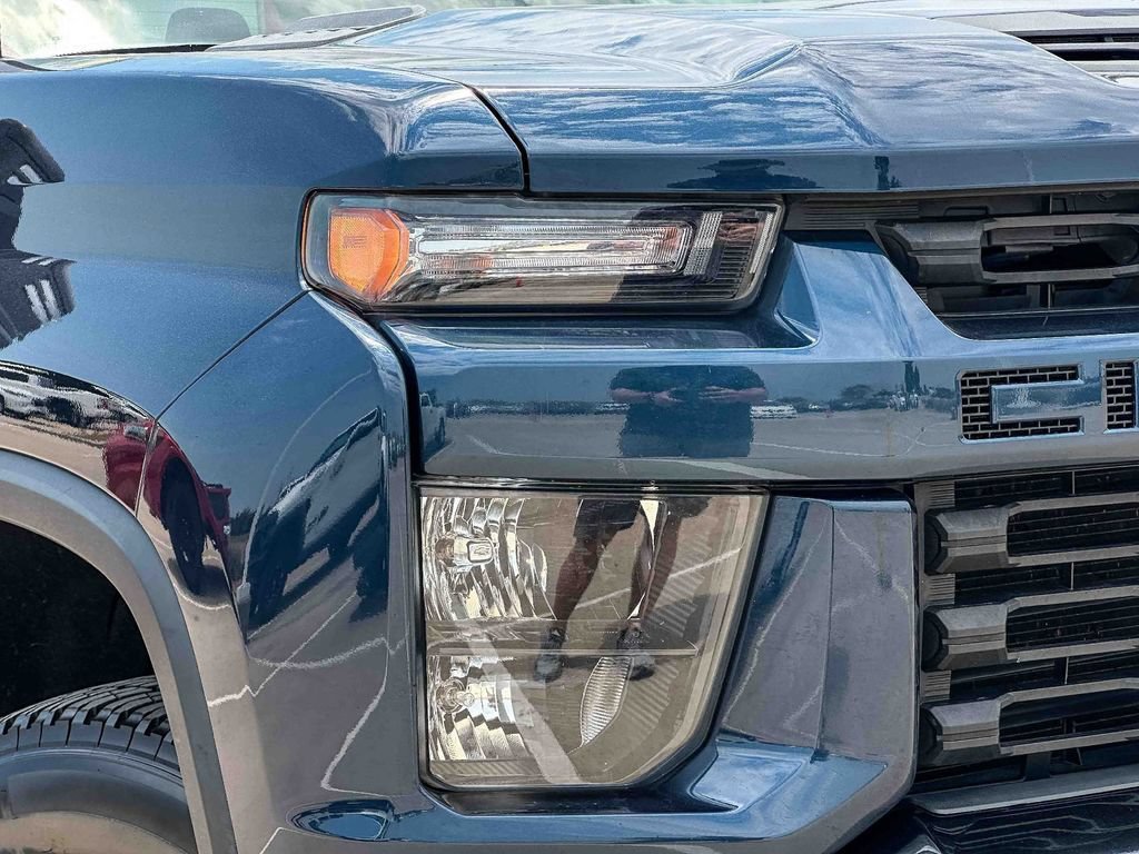 Used 2022 NORTHSKY BLUE METALLIC Chevrolet Custom image 10