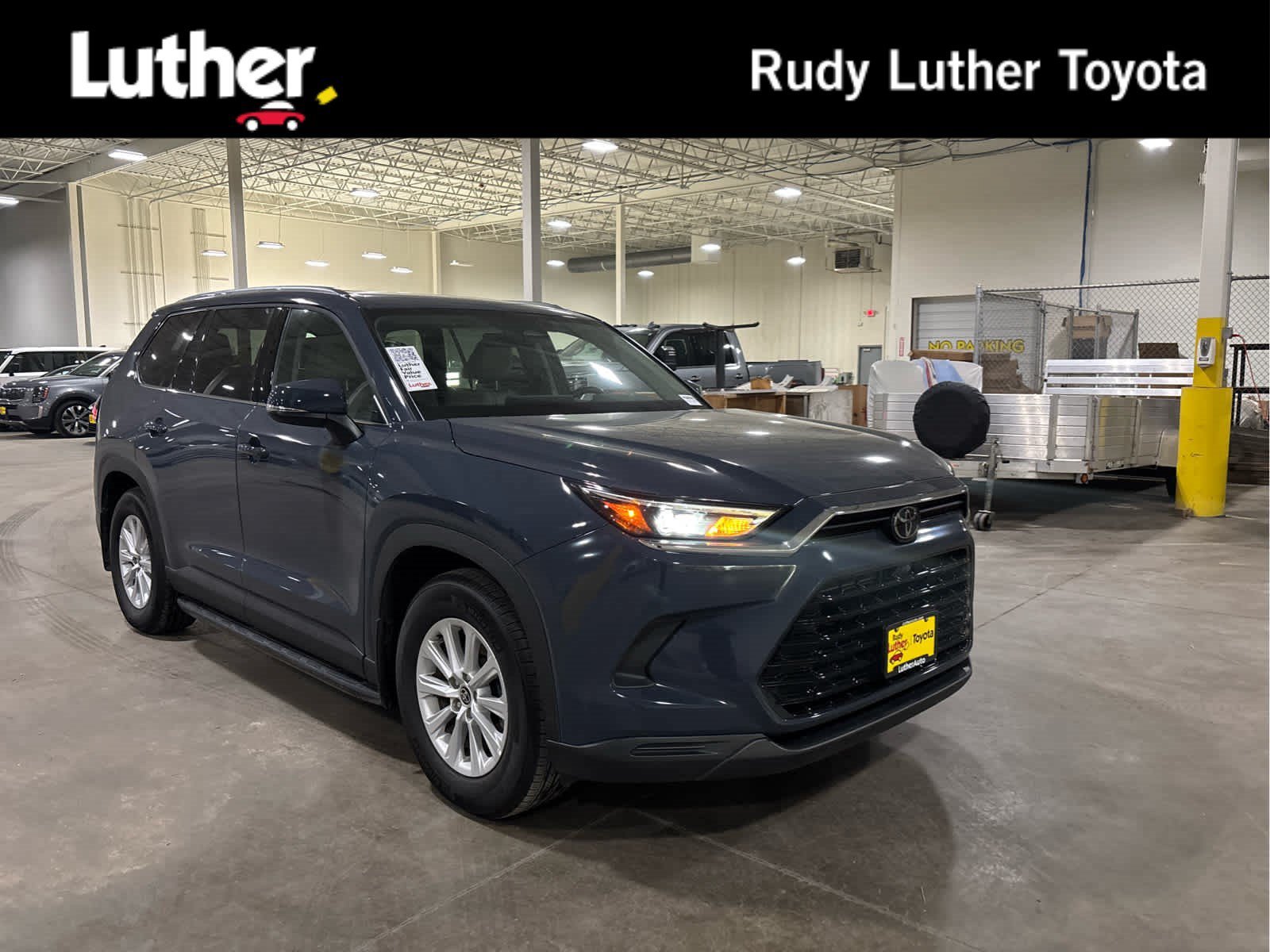 Used 2025 Storm Cloud Toyota Hybrid XLE image 1