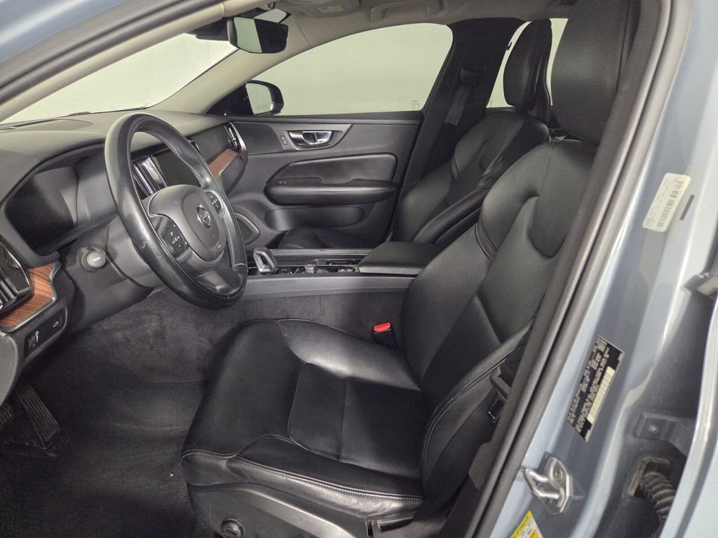 Certified Used 2022 Gray Volvo Momentum image 8