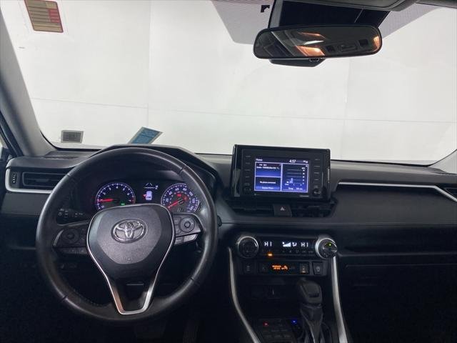 2020 Toyota RAV4 XLE - Photo 18