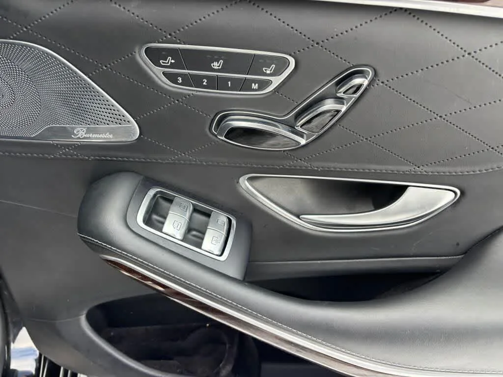 Used 2020 Obsidian Black Metallic Mercedes-Benz S 560 image 16
