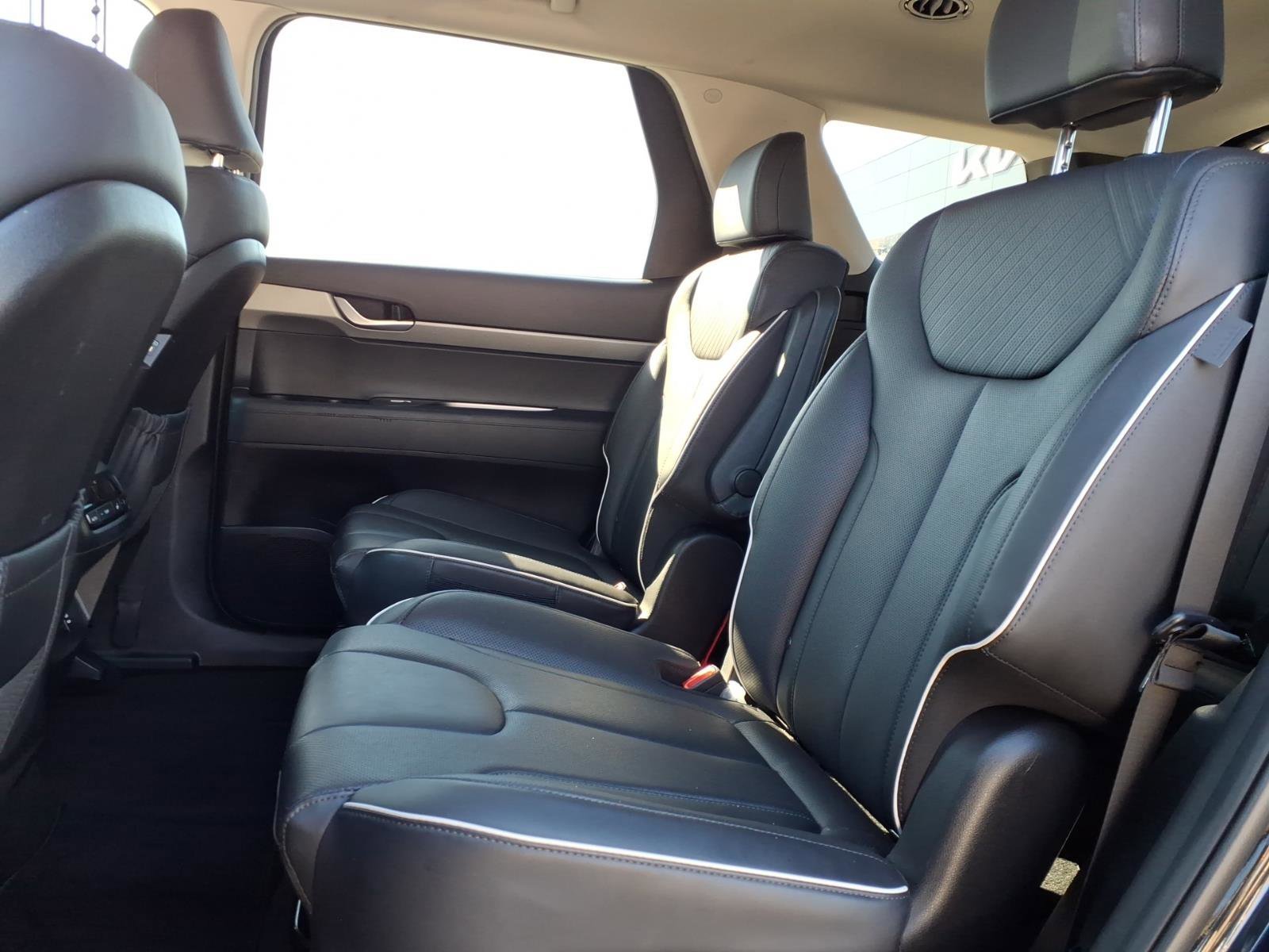 Used 2023 Moonlight Cloud Hyundai SEL image 18