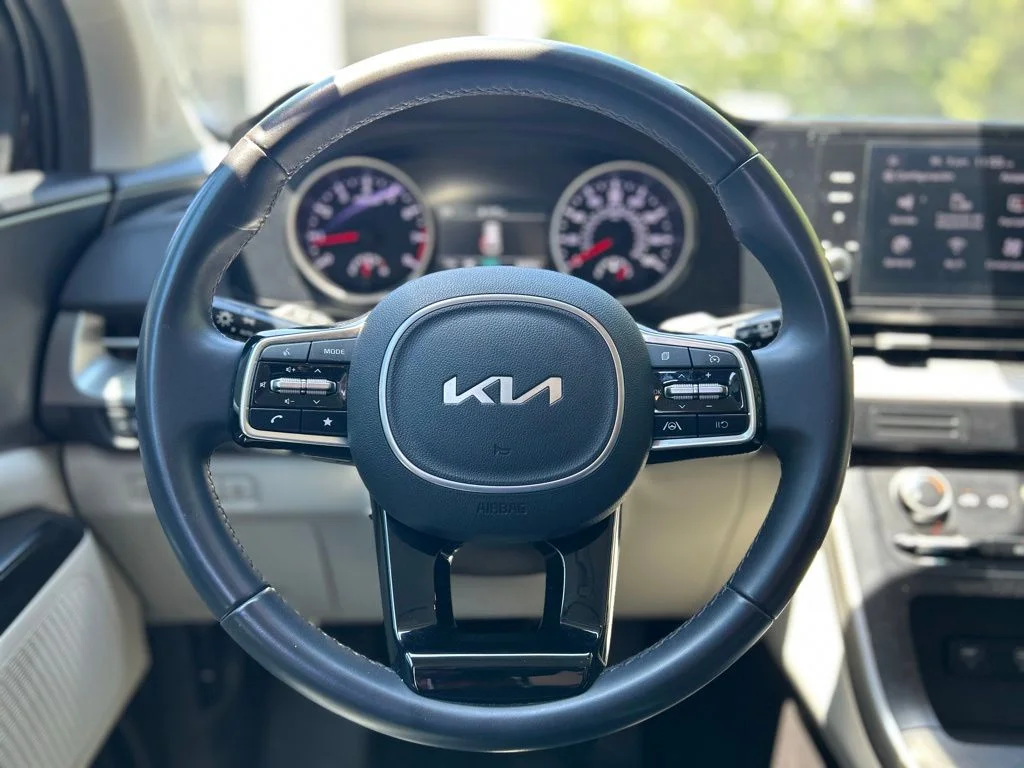 Used 2024 Black Kia LX image 12