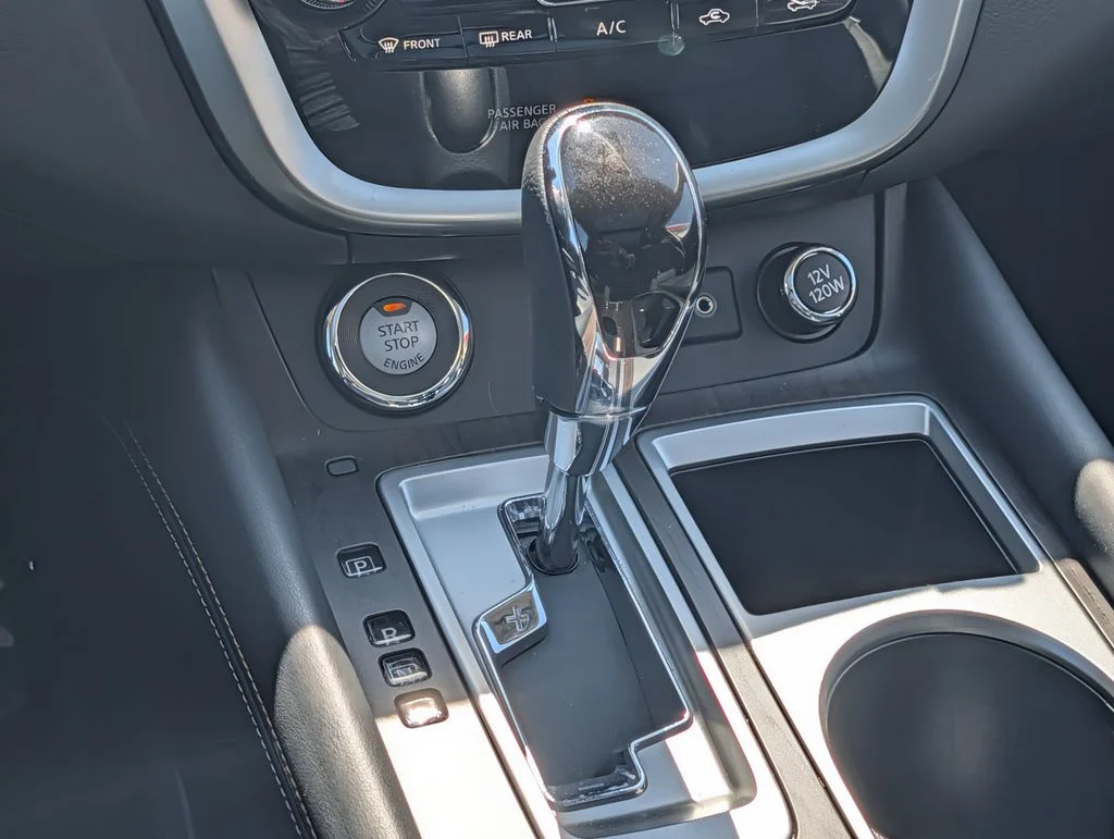 Used 2023 White Nissan Platinum image 21