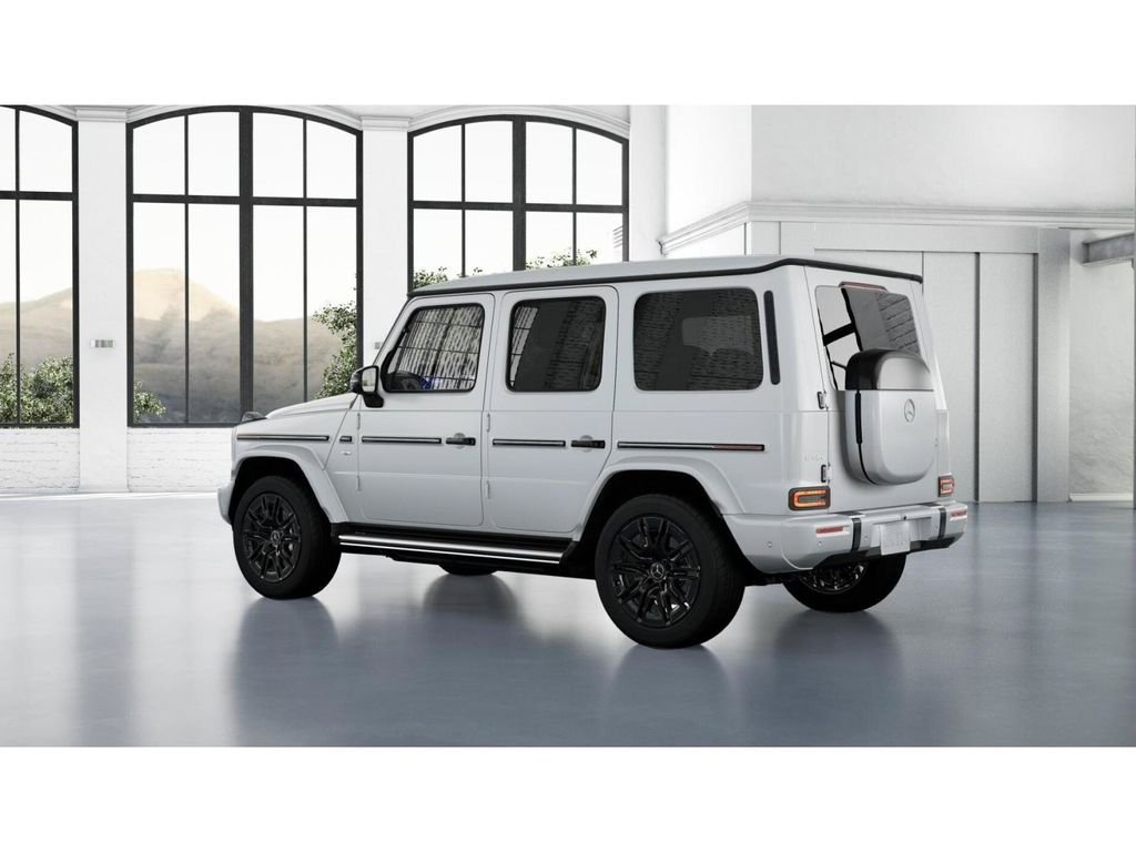 Used 2025 MANUFAKTUR Moonlight White Magno Mercedes-Benz G 580 image 30
