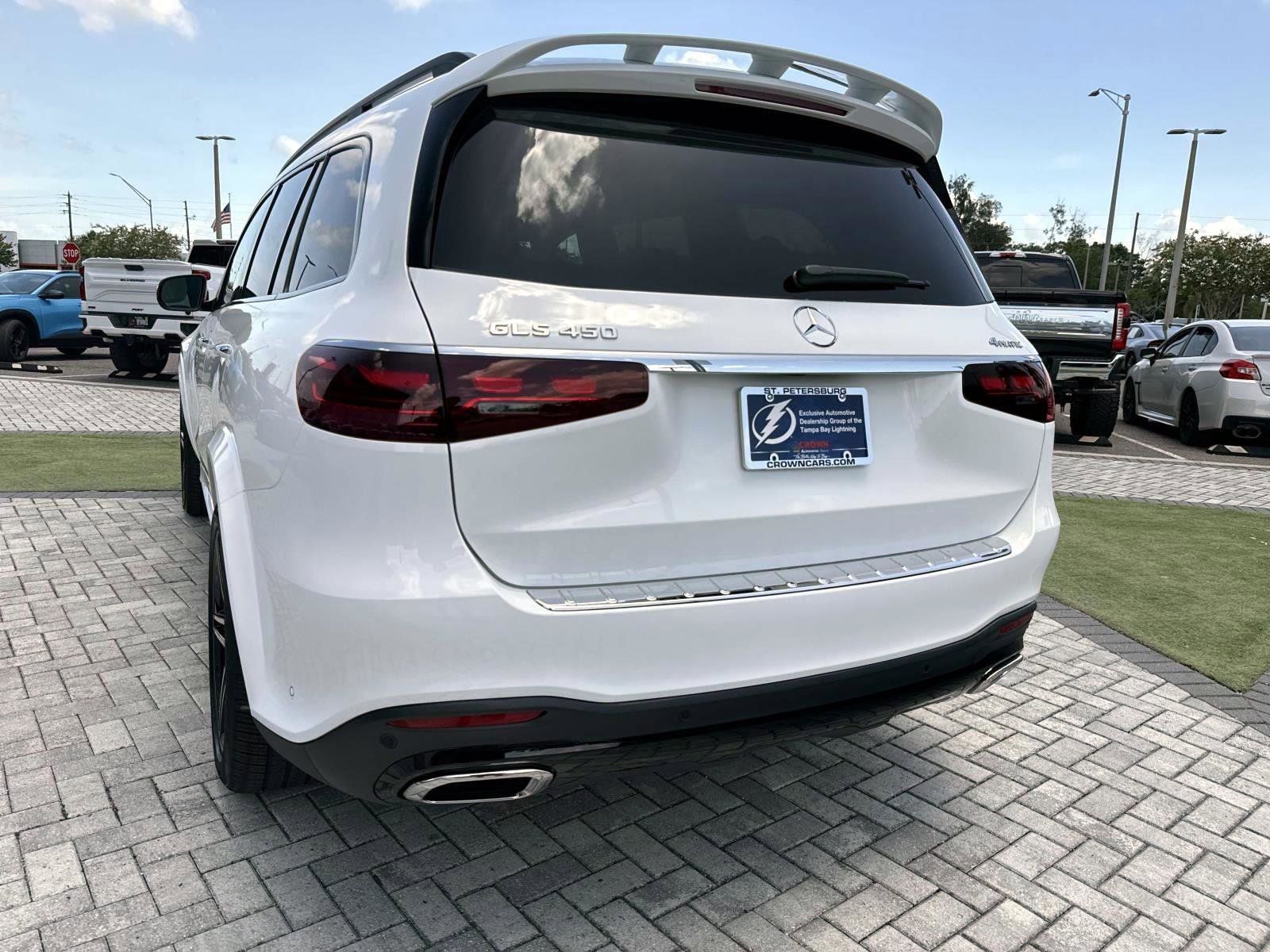 New 2026 Polar White Mercedes-Benz 450 4MATIC® SUV image 9