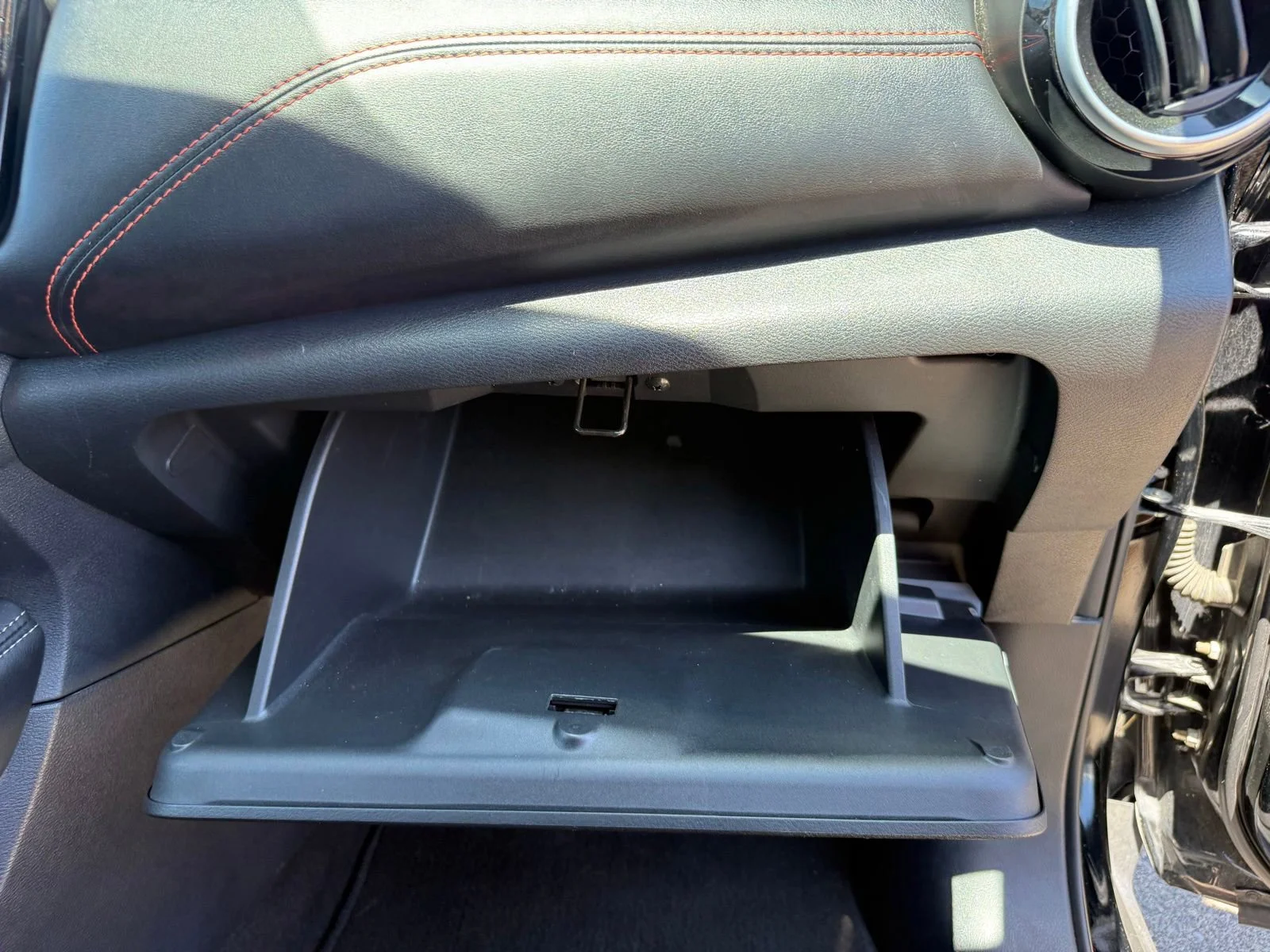 2024 Nissan Kicks SR - Photo 29