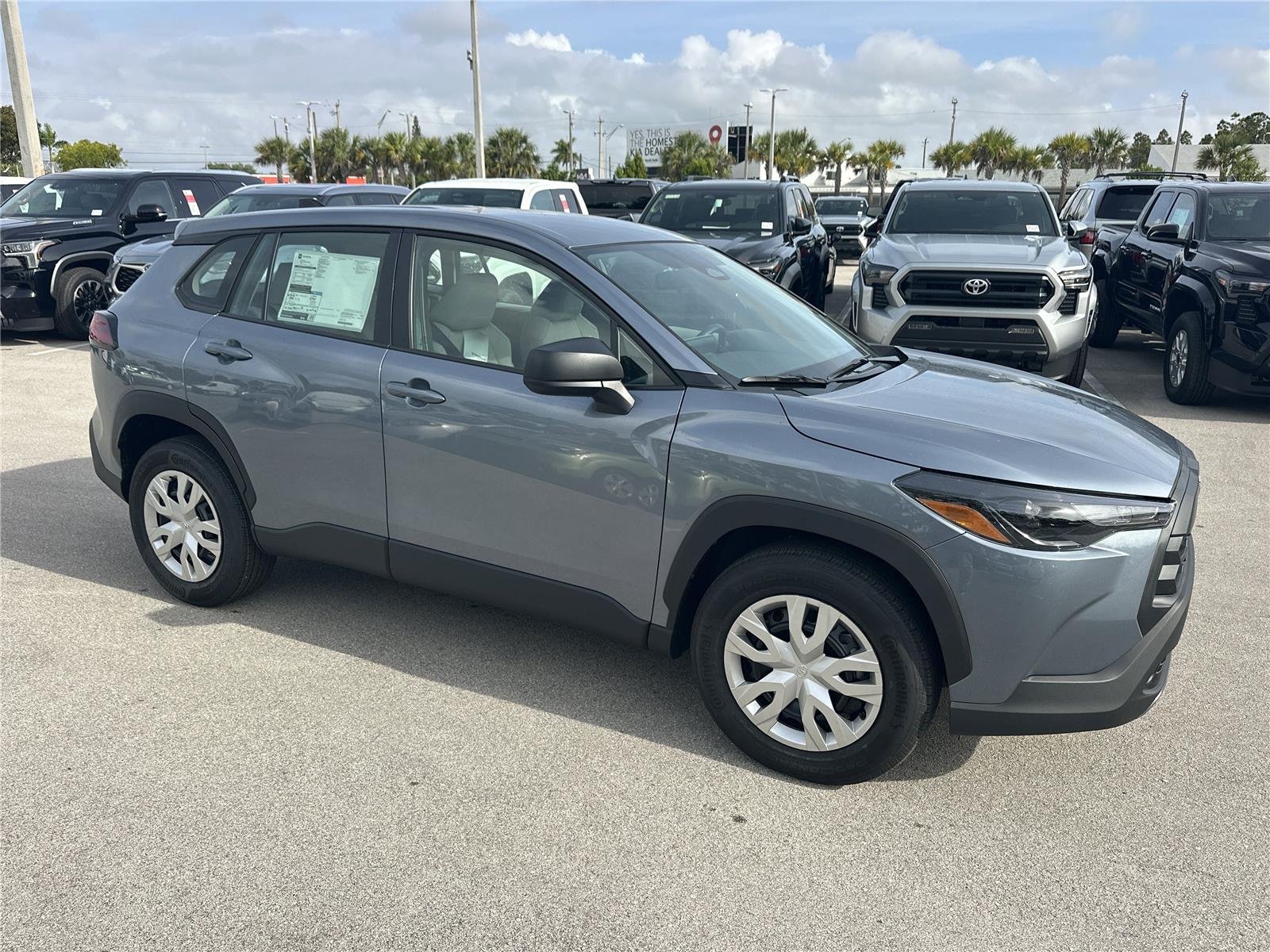 View vehicle photo 3