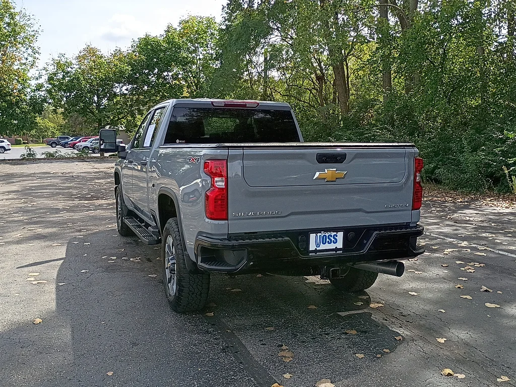 Used 2025 Slate Gray Metallic Chevrolet Custom image 5