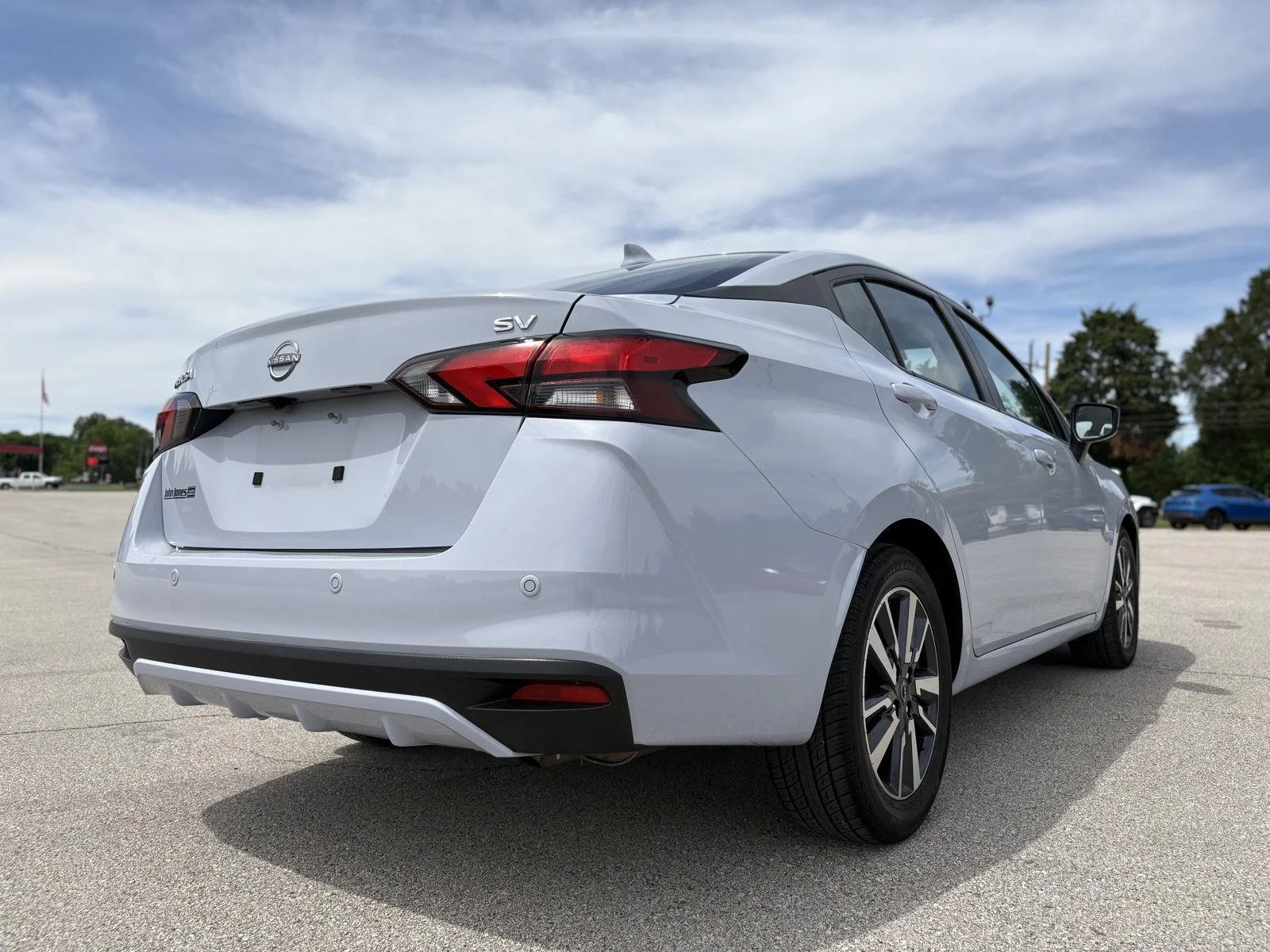 Used 2023 Gray Sky Pearl Nissan SV image 18