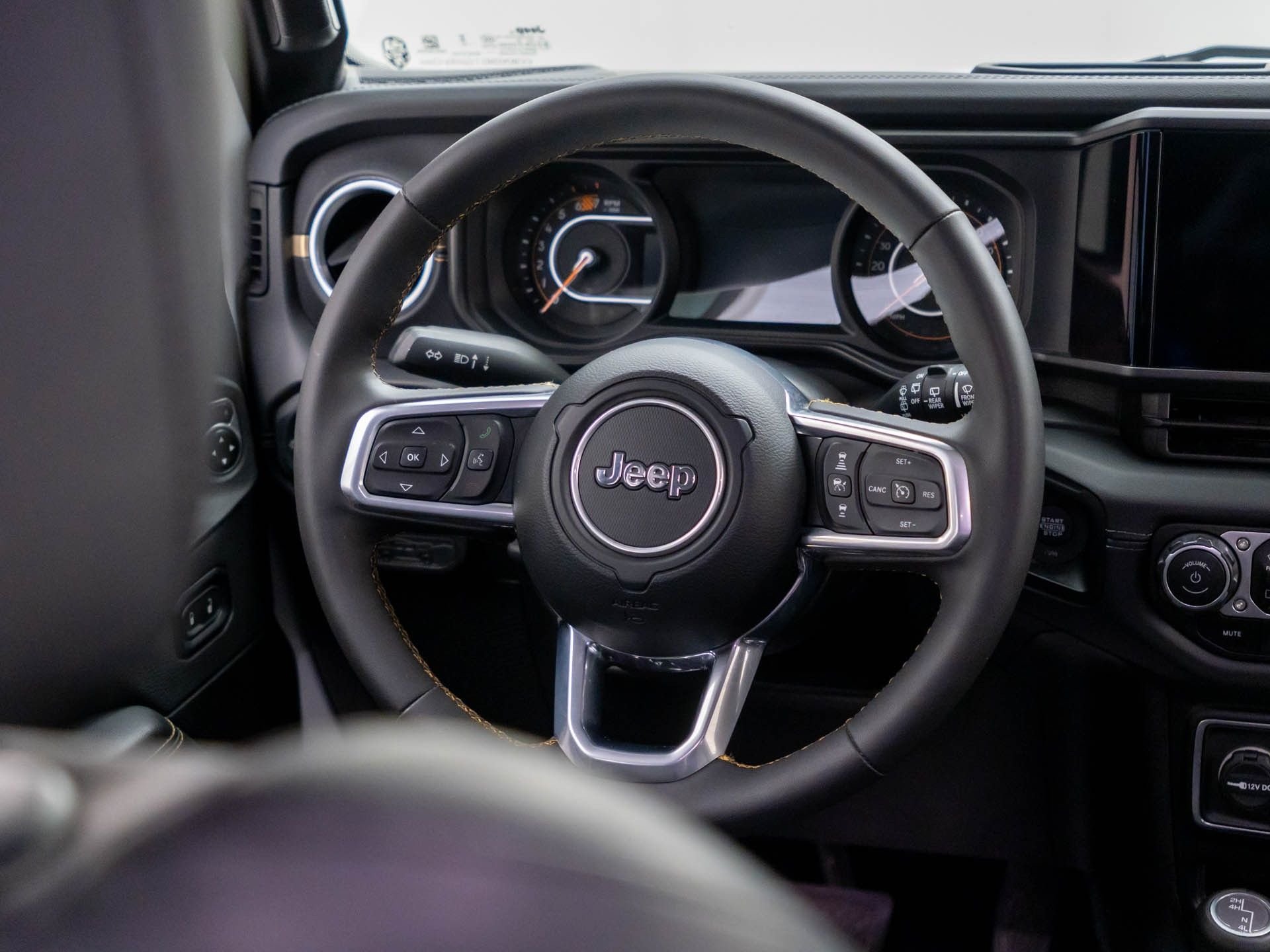 Used 2024 White Jeep Sahara image 12