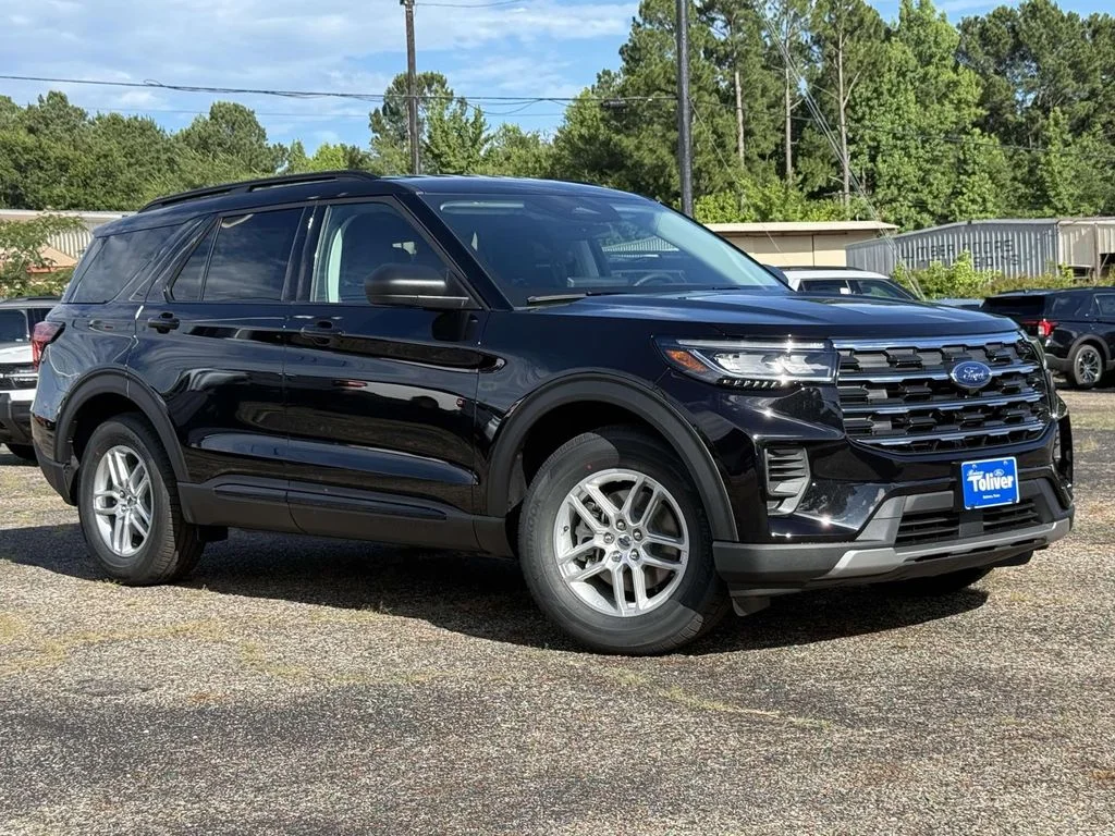 New 2026 Agate Black Metallic Ford Active image 2