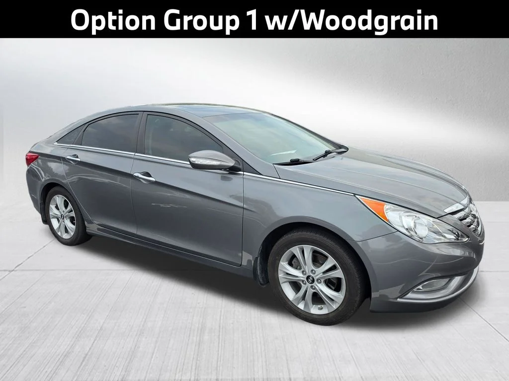 Used 2013 Gray Hyundai Limited image 4