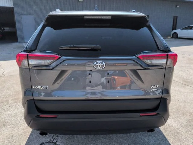 Used 2020 Gray Toyota XLE image 5