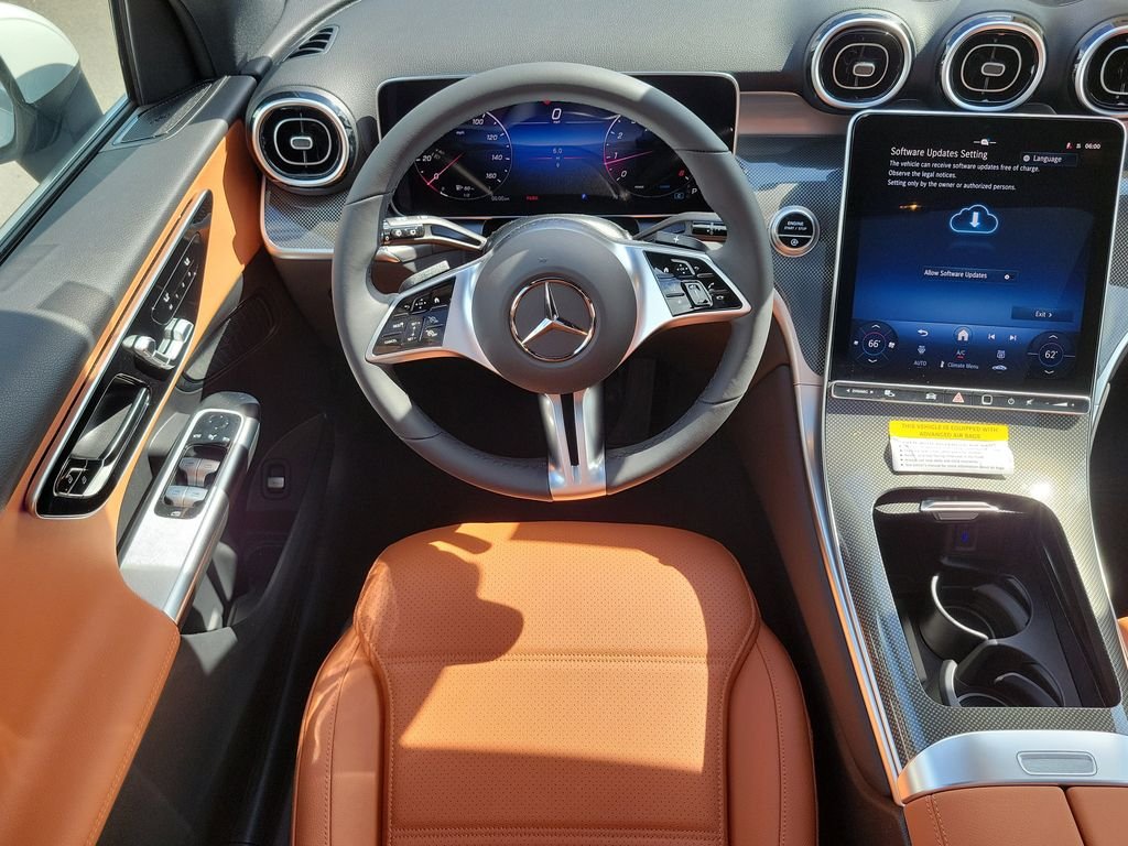 New 2026 MANUFAKTUR Moonlight White Metallic Mercedes-Benz GLC 300 image 14