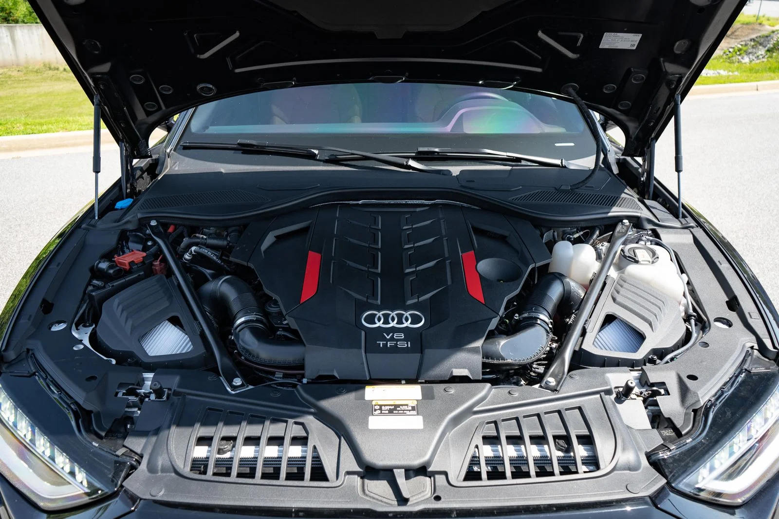Used 2024  Audi 4.0T image 43