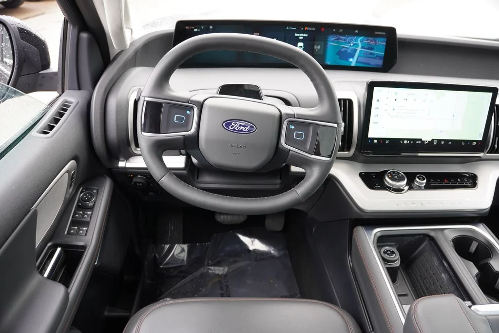 Used 2025 Agate Black Metallic Ford Active image 22