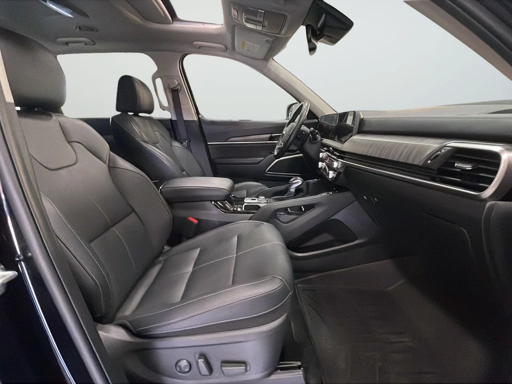 Certified Used 2025 Black Kia EX image 25