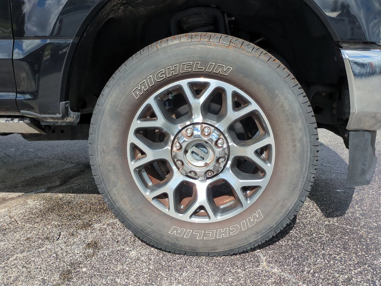 Used 2021  Ford  image 11