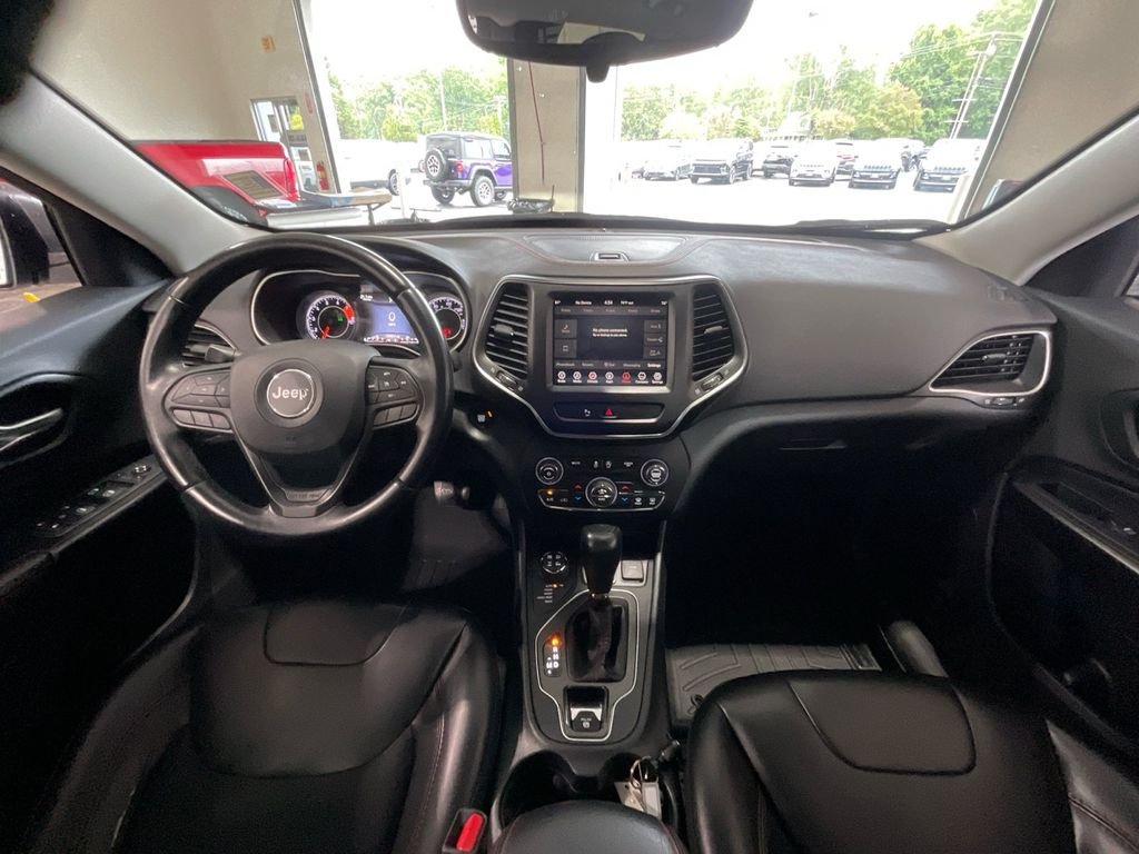 Used 2019 White Jeep Trailhawk image 18