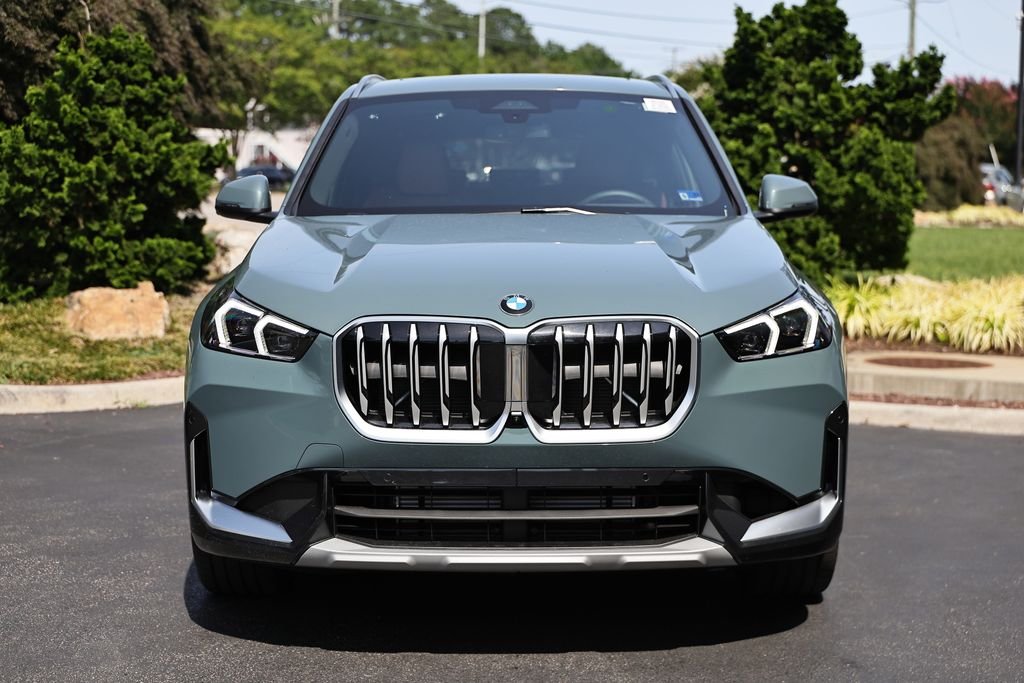 New 2026 Cape York Green Metallic BMW xDrive28i image 13