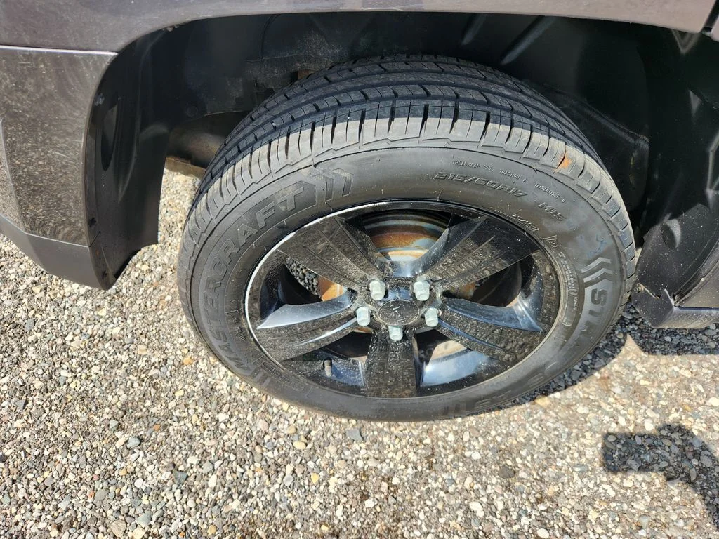 Used 2015 Gray Jeep Sport image 24