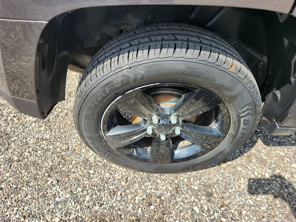 Used 2015 Gray Jeep Sport image 24