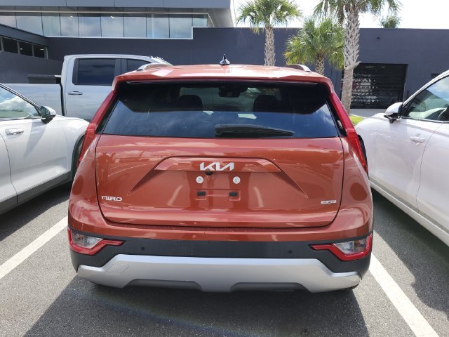 Used 2023 Red Kia EX image 4