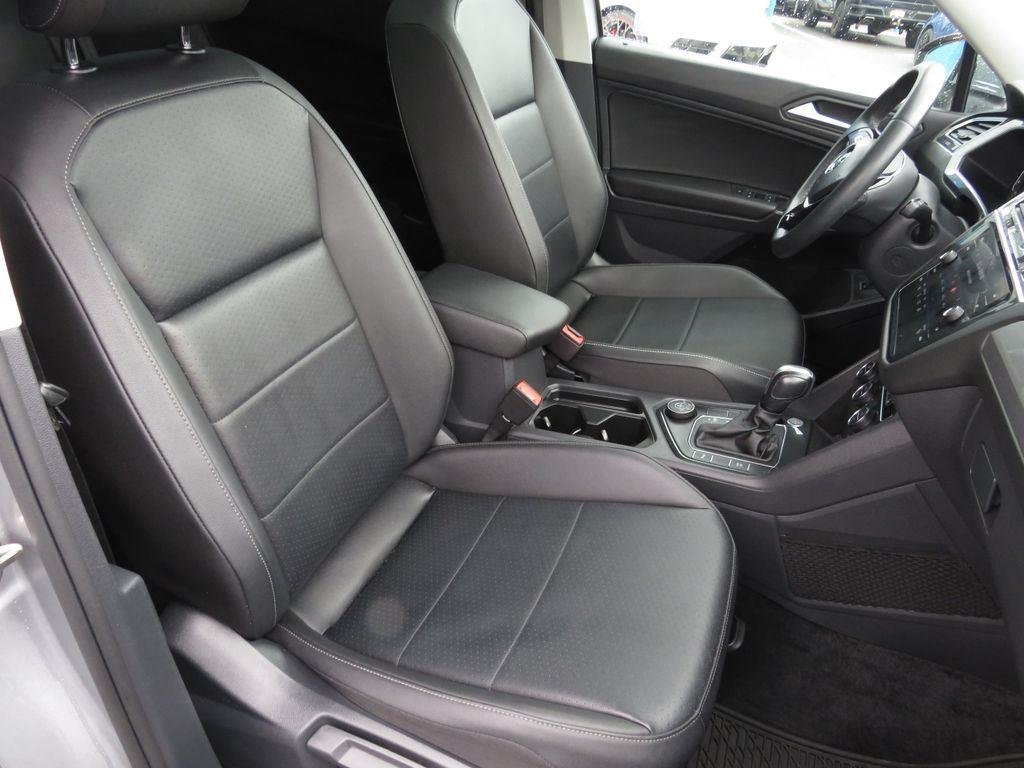 Used 2020 Silver Metallic Volkswagen 2.0T SEL image 18