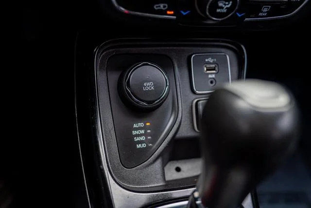 Used 2019 White Clearcoat Jeep Limited image 35
