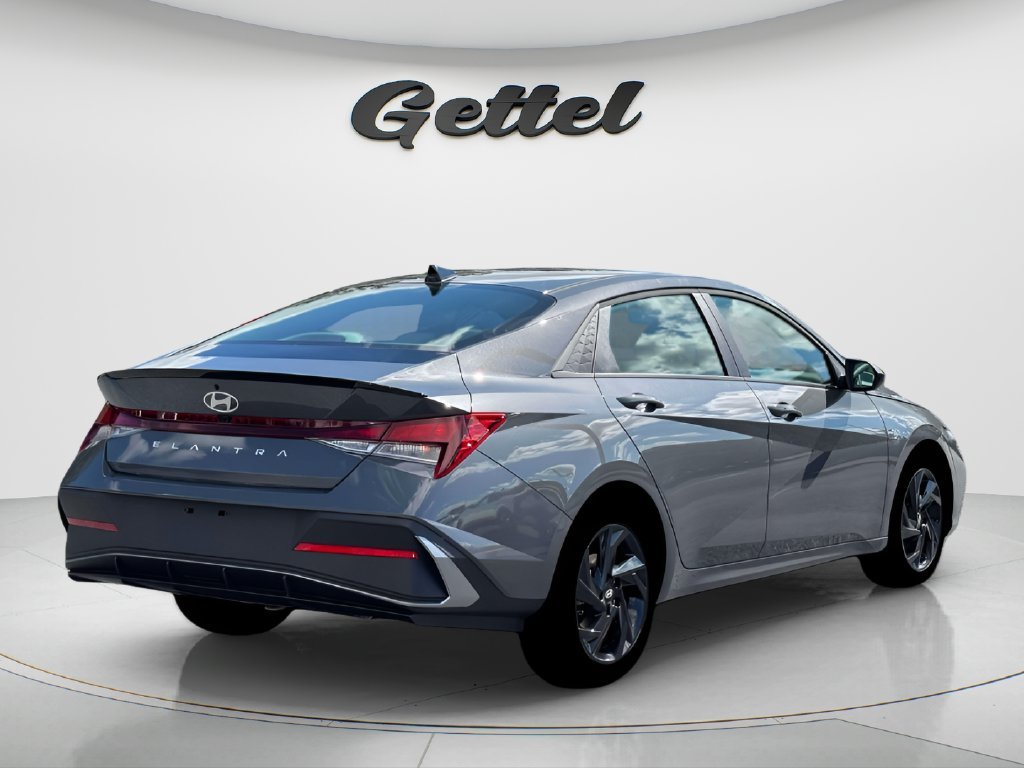New 2026 Gray Hyundai SEL Sport image 8