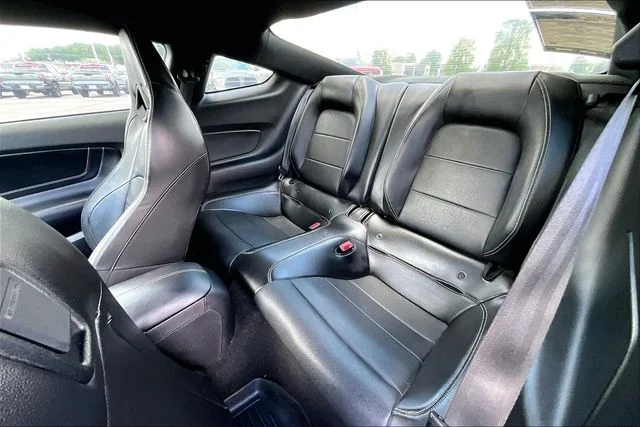 Used 2019 Silver Ford GT Premium image 19
