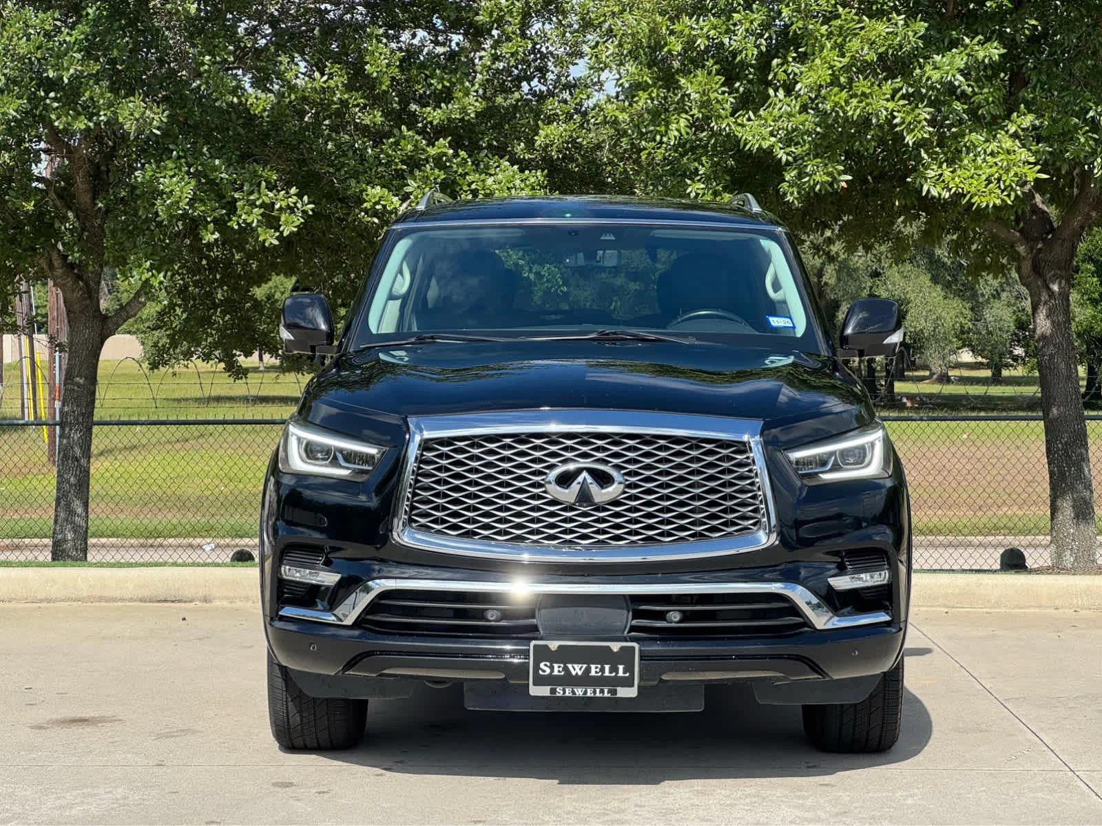 Used 2020 Black Obsidian INFINITI LUXE image 2