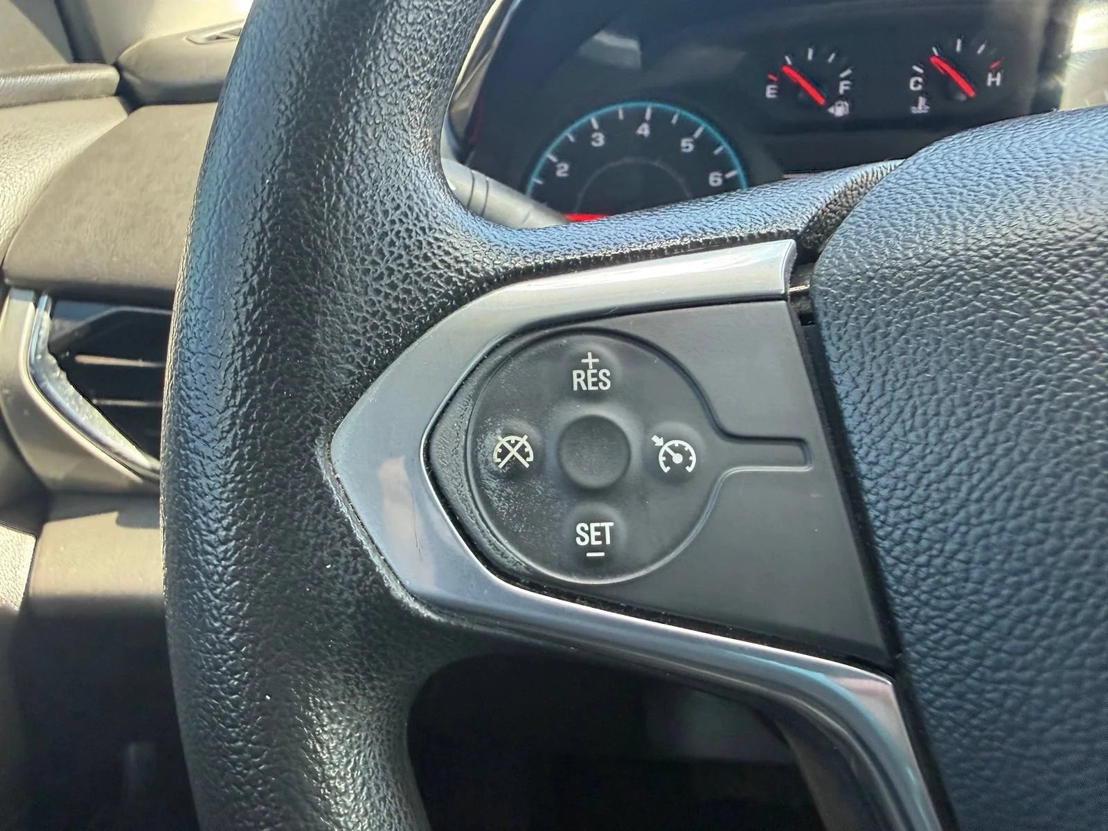 2020 Chevrolet Traverse LS - Photo 14