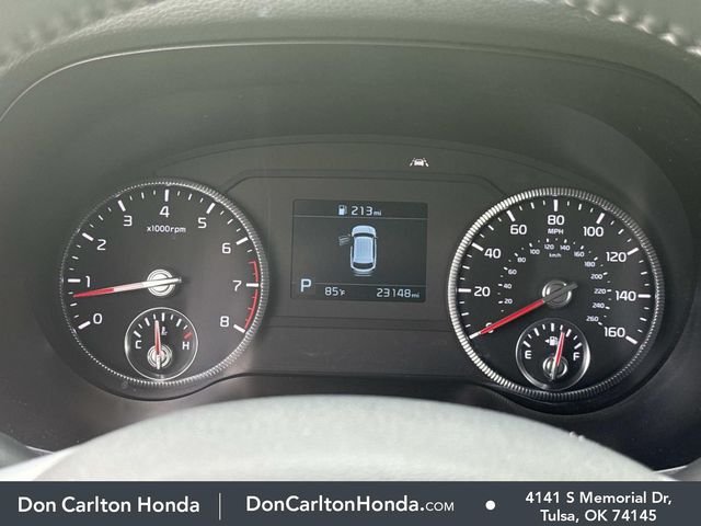 Used 2022 White Pearl Kia EX image 29
