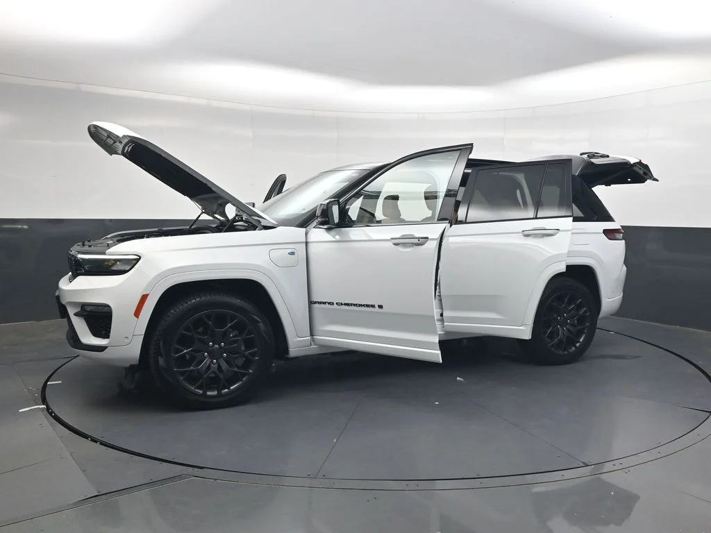 Used 2023 White Jeep Summit Reserve 4xe image 53