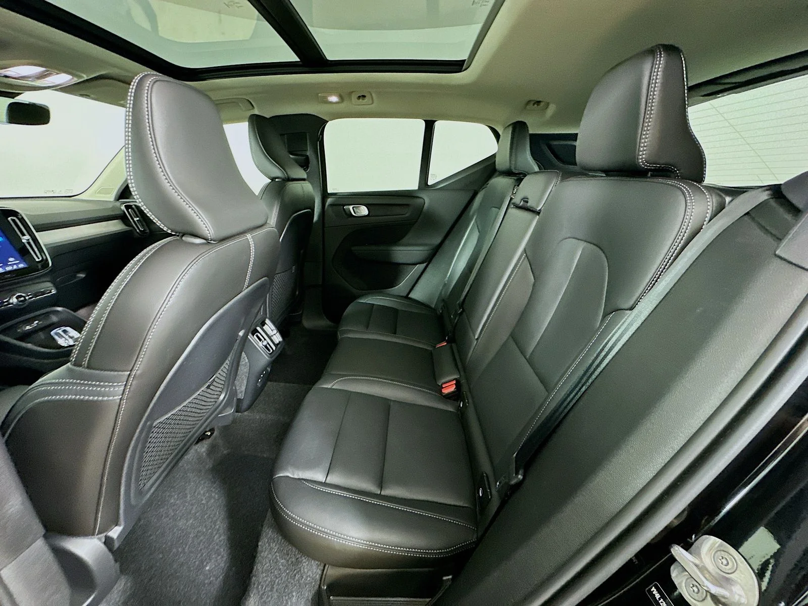 Used 2026  Volvo  image 36