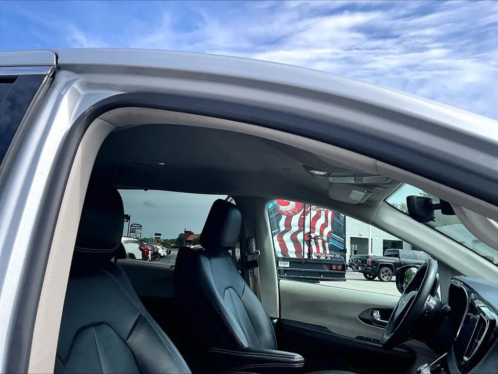 Used 2024 Silver Chrysler Touring L image 23