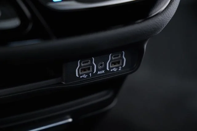2025 Chrysler Pacifica Select - Photo 11
