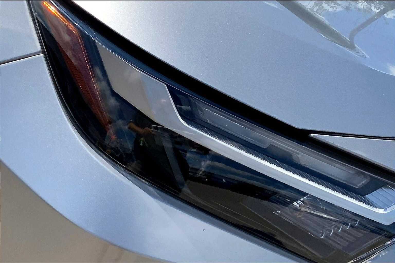 Used 2022 Silver Sky Metallic Toyota XLE Premium image 27
