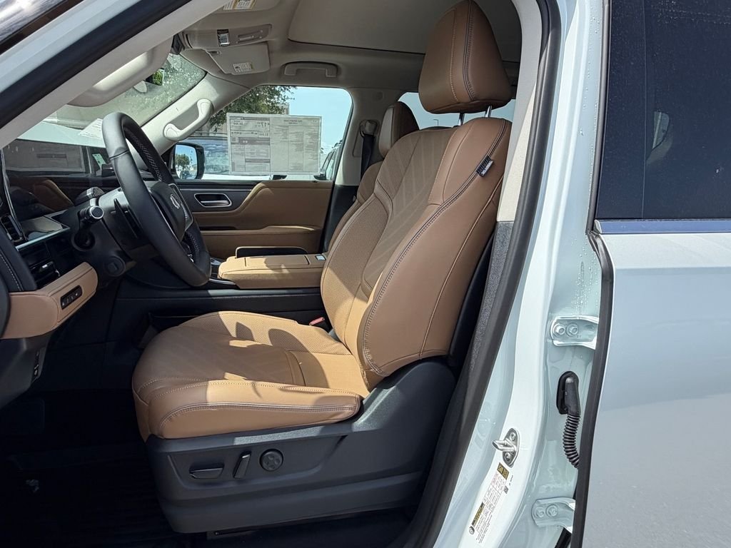 New 2027 RADIANT WHITE INFINITI Luxe 4WD image 12
