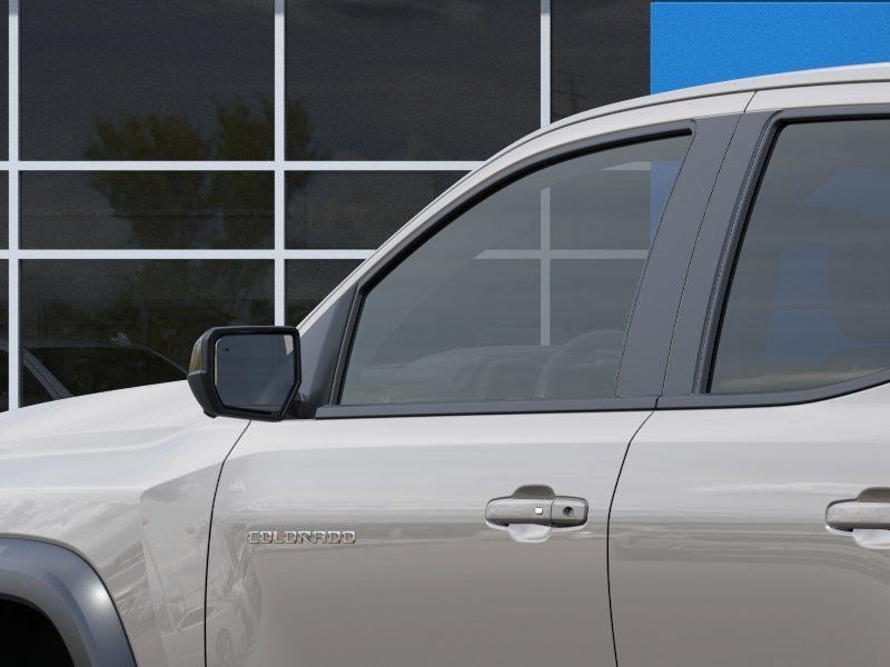 2026 Chevrolet Colorado ZR2 - Photo 12