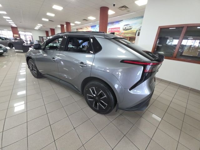 New 2026 Heavy Metal <sup>1</sup> Toyota  XLE image 5