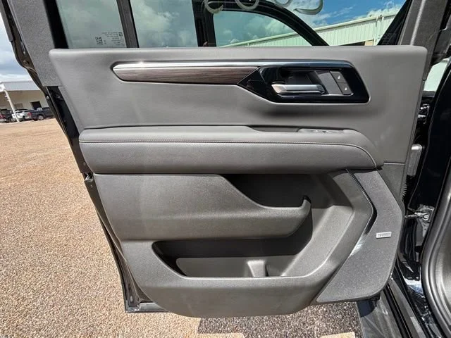 2026 Chevrolet Suburban Premier - Photo 17