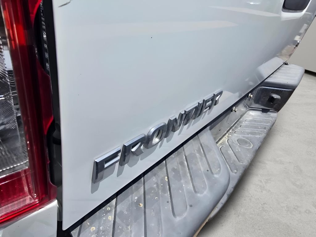 Used 2016 Glacier White Nissan SV image 20