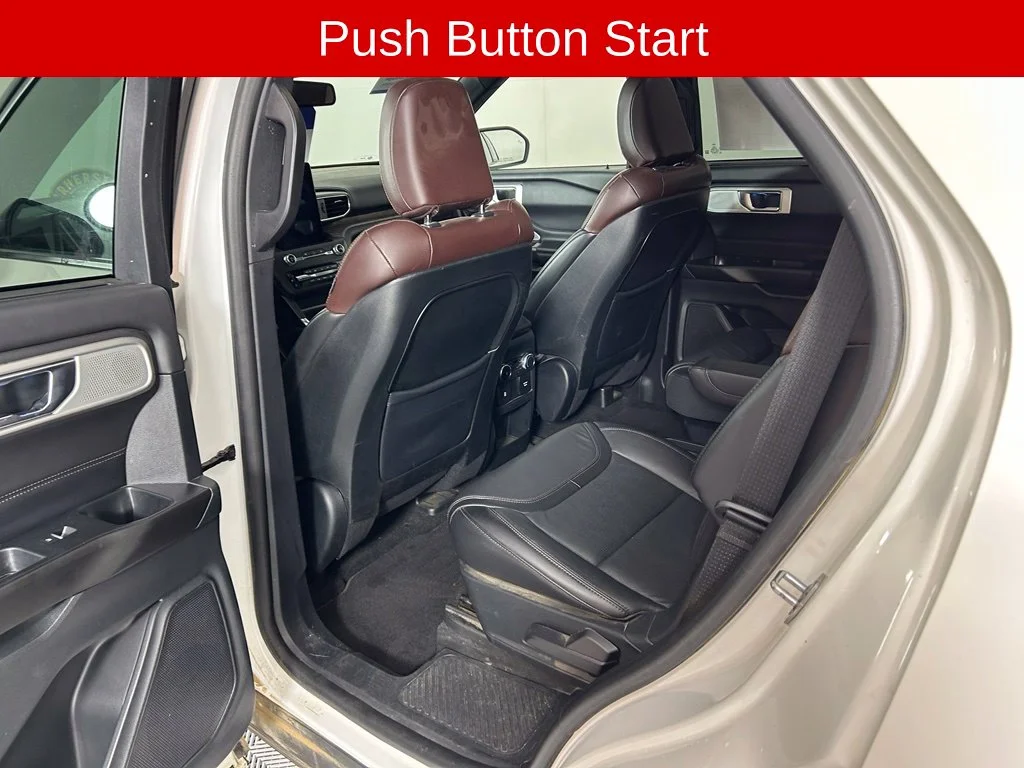Used 2020 White Metallic Ford Platinum image 12