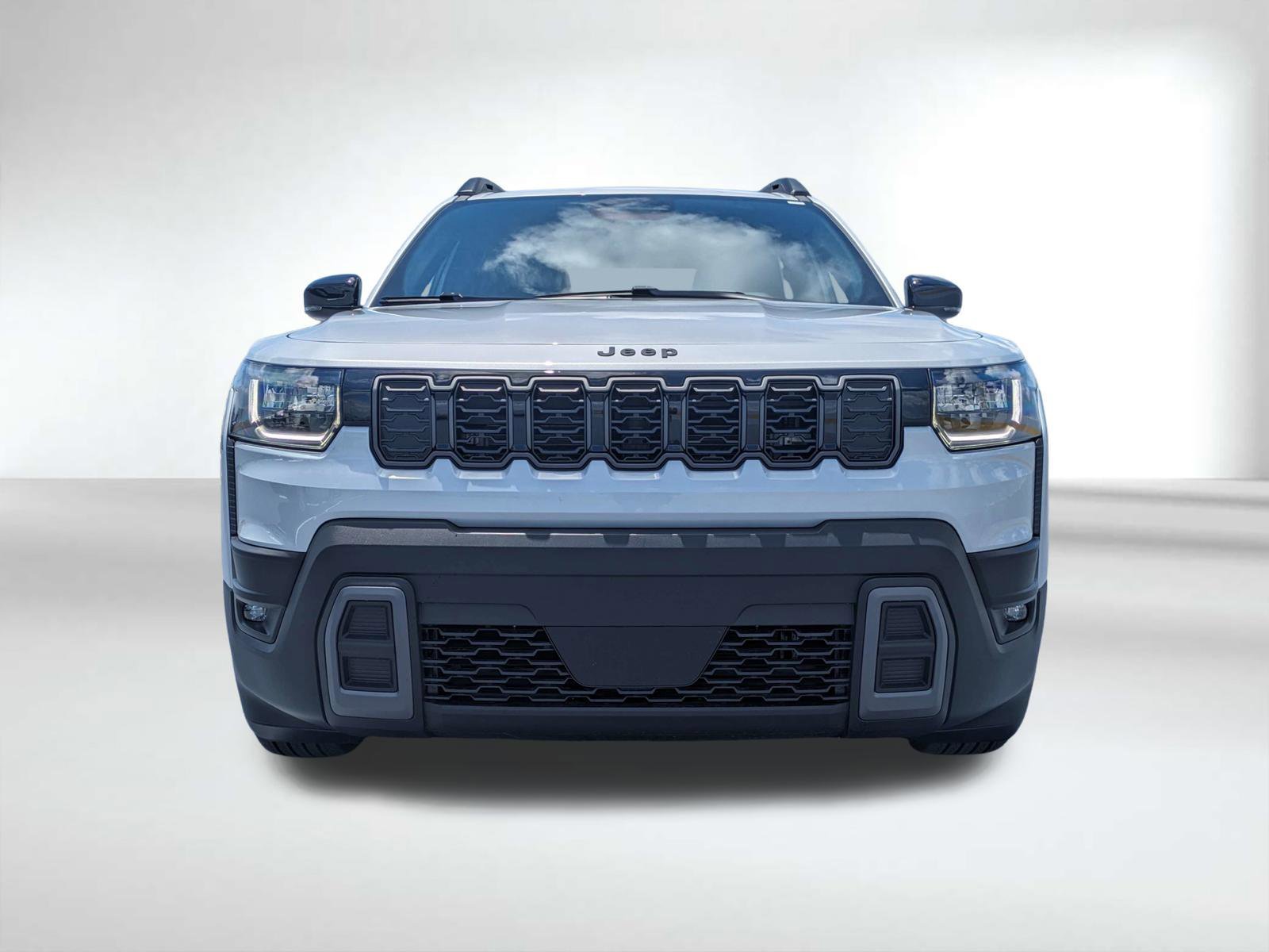 New 2026 Silver Zynith Clear-Coat Exterior Paint Jeep Limited image 8