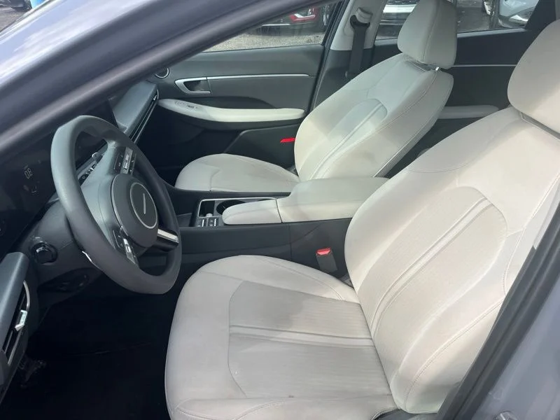 Used 2024 Blue Hyundai SEL image 9
