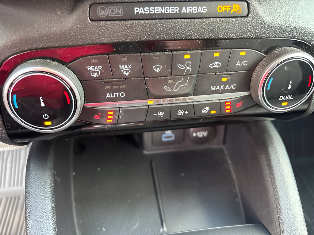 Certified Used 2022 Red Ford SE image 29