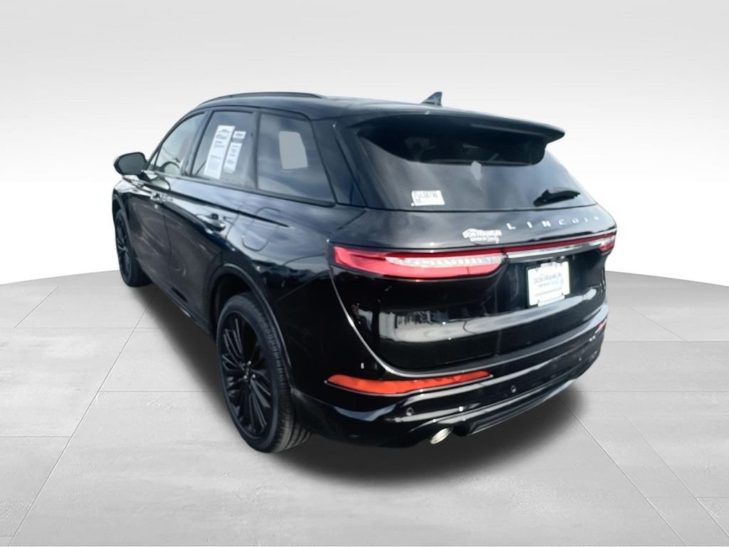 Used 2023 Black Lincoln Reserve image 6